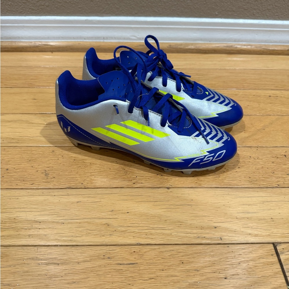 Messi Adidas big kid soccer Cleats - Blue and Silver